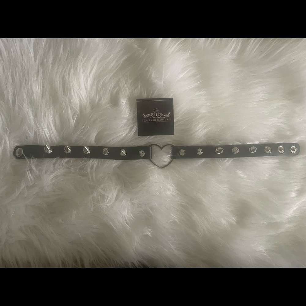 Heart studded neck chocker